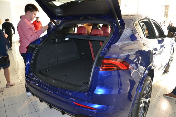 багажник Maserati Grecale, Maserati Grecale 2024, новый Maserati Grecale, кроссовер Maserati