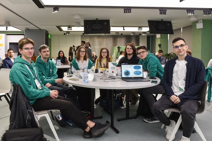 образовательные проекты Хуавей Украина, стажировка на предприятиях, бизнес образовательные программы для студентов, стажировка и учеба, дуальная форма обучения, трудоустройство студентов,