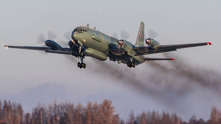 Российский самолет Ил-20