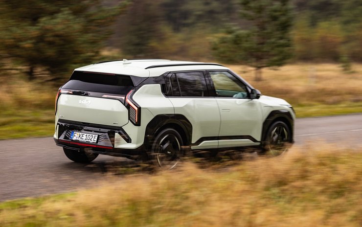 Kia EV3 2025, новый Kia EV3, электромобиль Kia, электромобиль Kia, кроссовер Kia