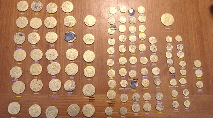 Віднайнені монети з іспанських кораблів (фото: LiveScience)