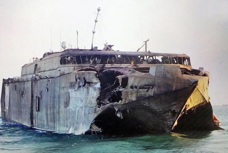 поврежденное судно, судно HSV-2 Swift, ракета ПКР C-801/802