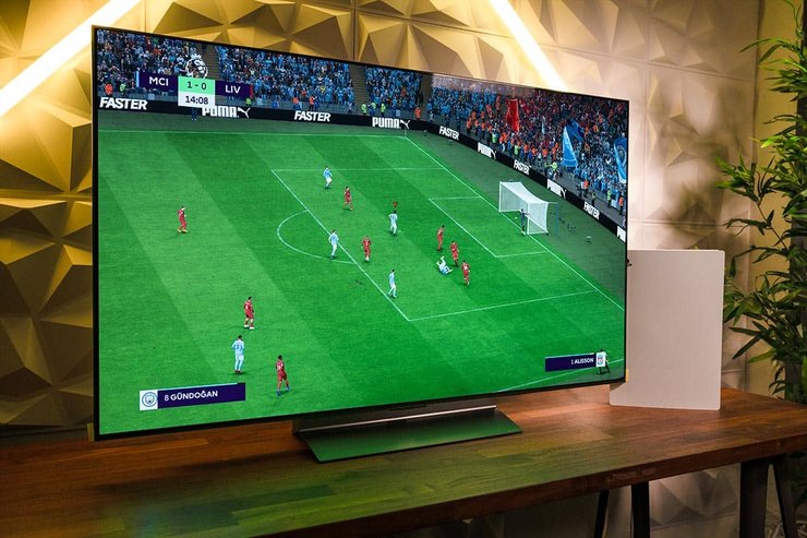 LG C4 OLED телевизор футбол