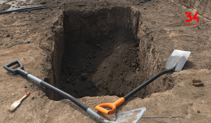 археологи, Стоунхендж, розкопки під Дніпром, Стоунхендж під Дніпром, курган