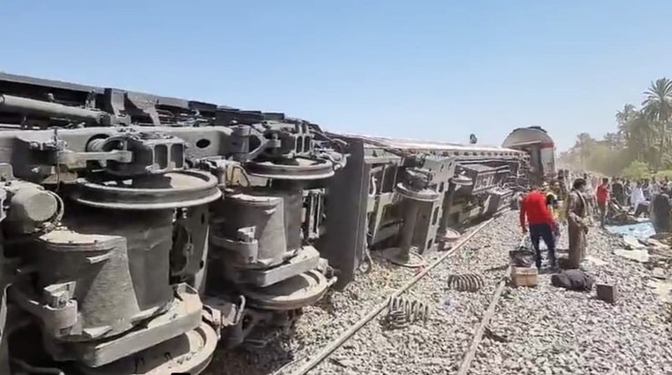 крушение, поезда, египет, жертвы, фото