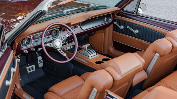 салон форд мустанг