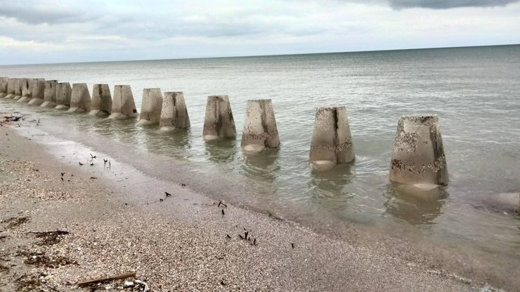 Чорне море наступає: фортифікації на Одещині руйнуються