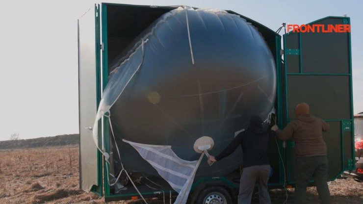 Процес підготовки та запуску аеростатів від компанії Aerobavovna