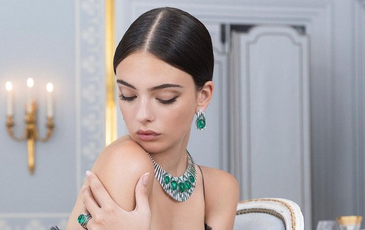 Дева Кассель