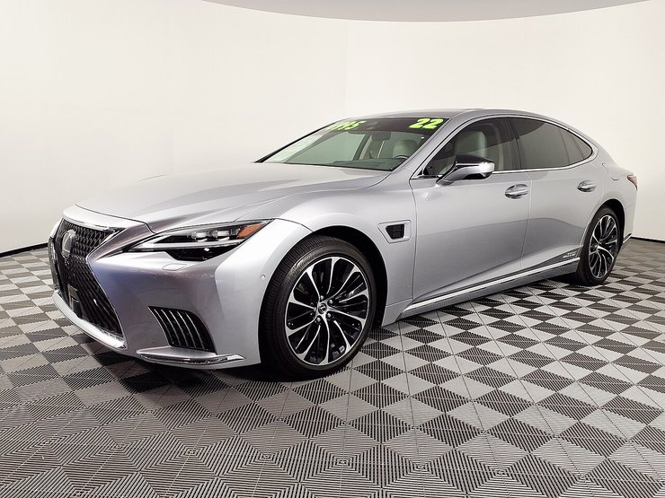 Автомобіль Lexus LS