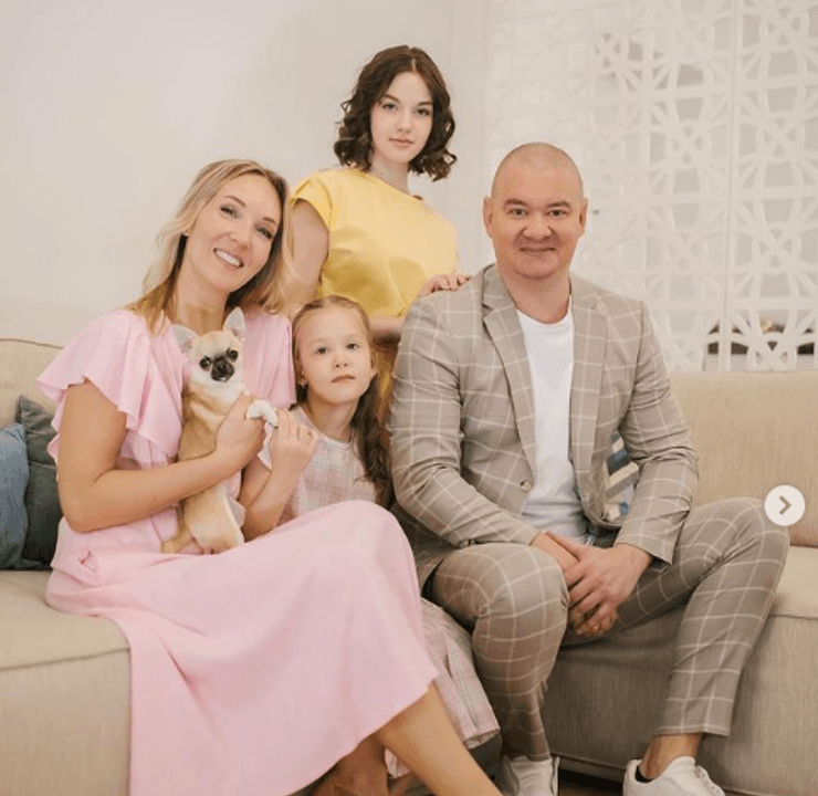 Євген Кошовий з родиною