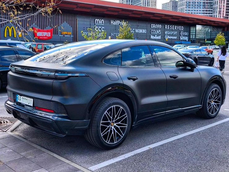 новый Porsche Cayenne Coupe