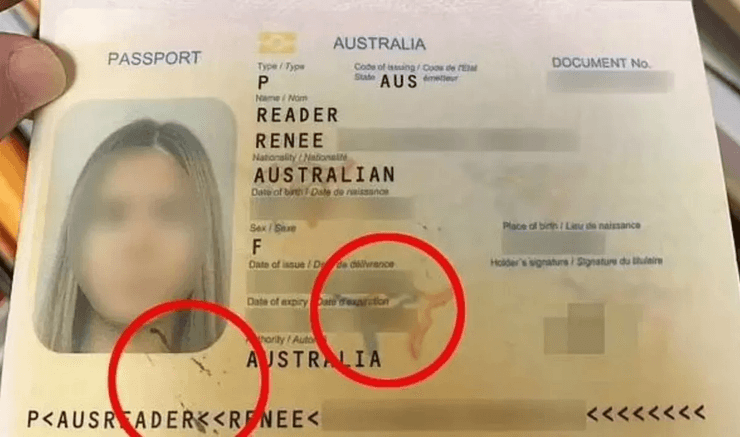 Аэропорт, проверка в аэропорту, пересадка, отпуск, не полетела в отпуск, отмена рейса, поврежденный паспорт,