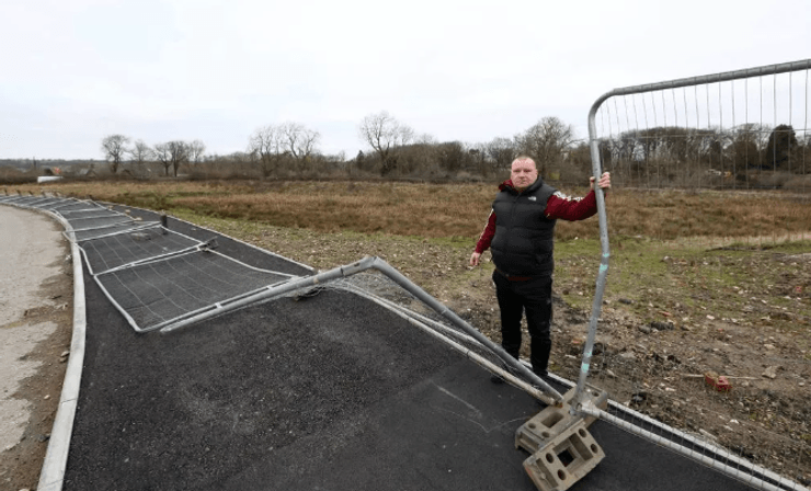 Уолтер Браун на пустыре