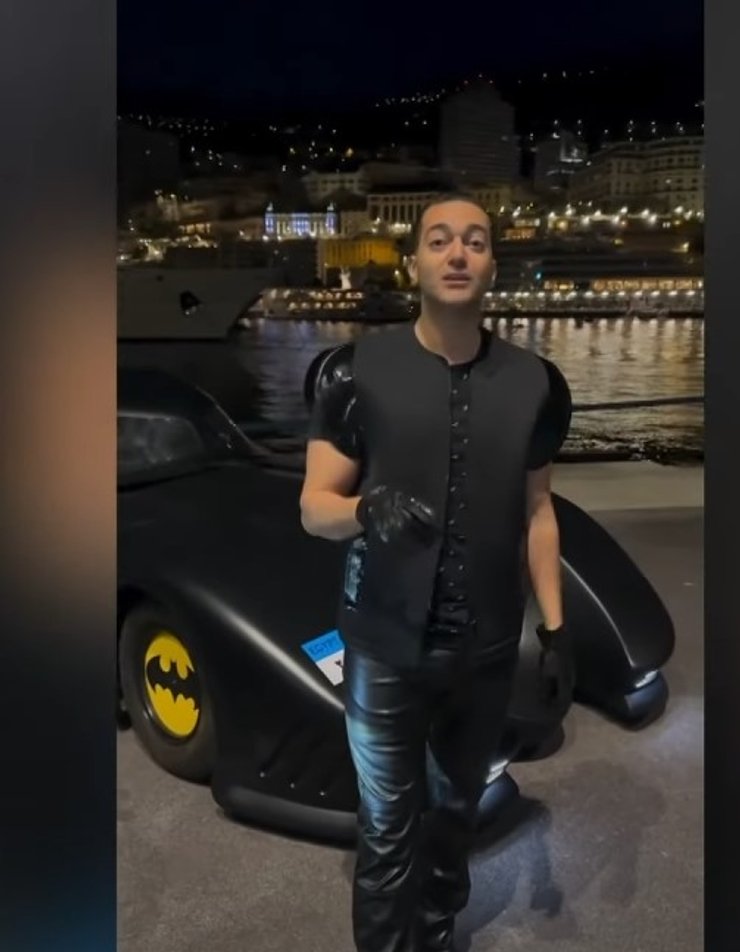 Бэтмобиль в Монако, фото