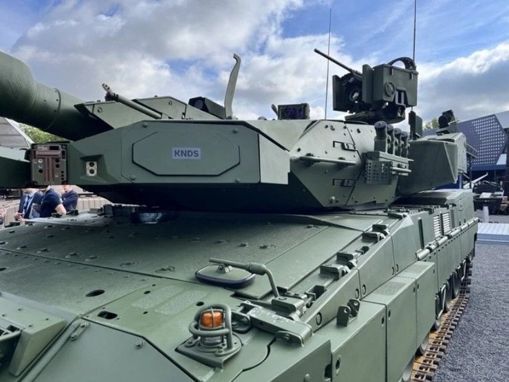 танк Leopard 2A8