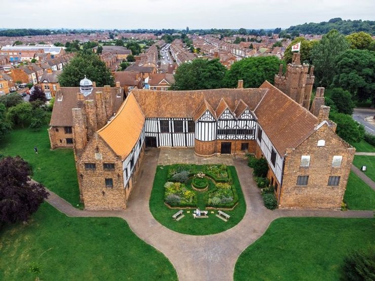 Имение Гейнсборо, линкольншир, генрих восьмой, ведьминские знаки