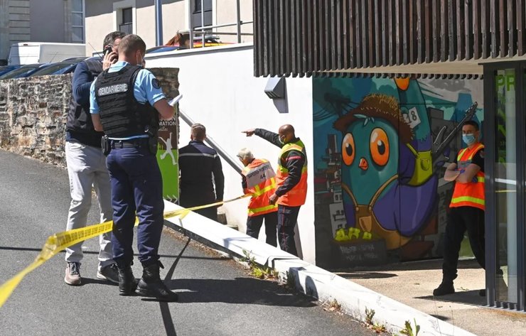 нант, нападение на полицейского, мигрант, нелегал