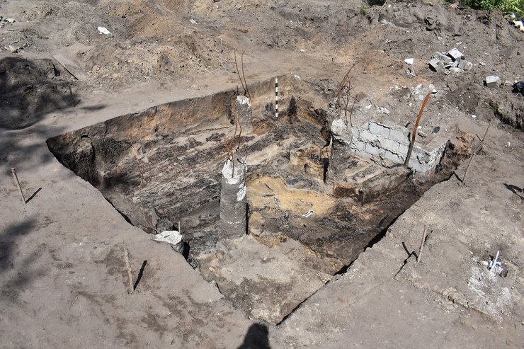 археологічні дослідження, Черкаси, історія міста, археологічні знахідки, культурна спадщина, археологічні розкопки, черкаський замок, середньовічна історія, фахівці-антропологи, культурно-історичний контекст