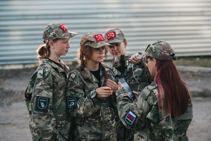зарница 2.0 россия милититаризация детей военкор зарница мілітарізація дітей путінюгенд фото