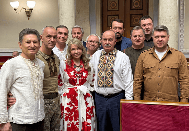 Юлия Тимошенко пришла в ВР в вышитом платье