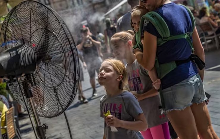 Аномальна спека в Європі, літо, спека, висока температура, задуха, палюче сонце, сильна спека