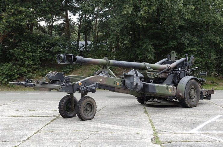 Panzerhaubitze 2000NL, PzH 2000NL, PzH 2000, сау PzH 2000, гаубицы FH-70, какое оружие голландия передала украине, поставки оружия украине, БТР YPR-765