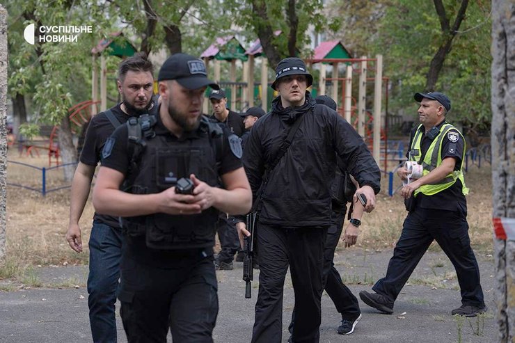 Фото ГБР и полиции на месте стрельбы в Киеве 2 сентября
