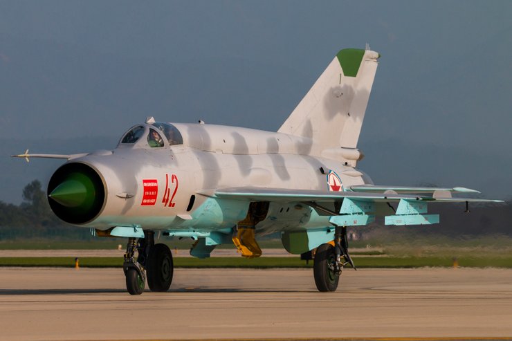 самолет МиГ-21