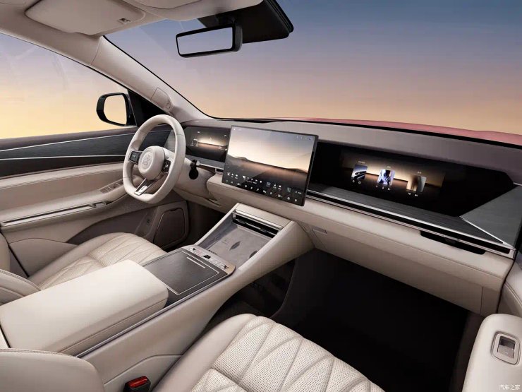 салон BYD Great Tang