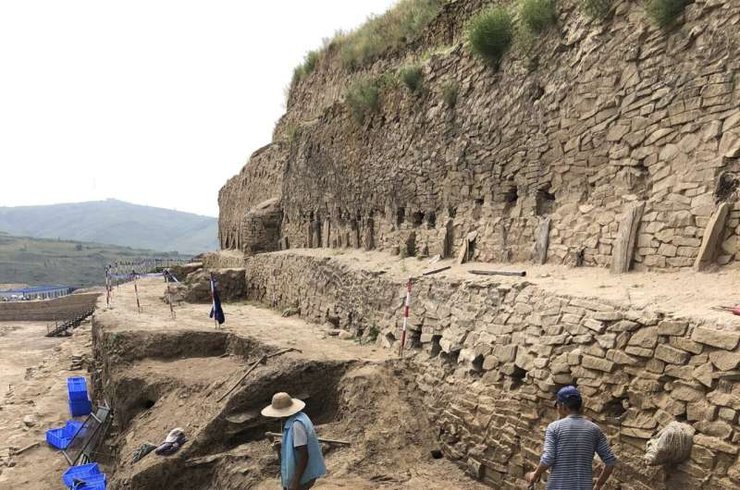игла, производство, неолит, бронзовый век, Китай, курган, сооружение, мастерская, одежда, кости, археологи, археология, исследования, экономика, ремесленники, торговля