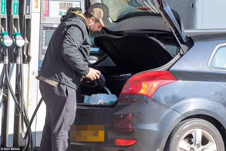 ціни на бензин, ціни на автогаз, ціни на дизель, ціни на паливо, паливо на азс, дефіцит нафтопродуктів, дефіцит пального,