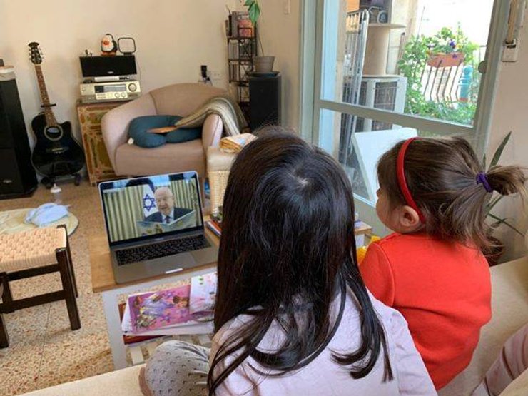 Президент Израиля читает сказку детям в прямом эфире