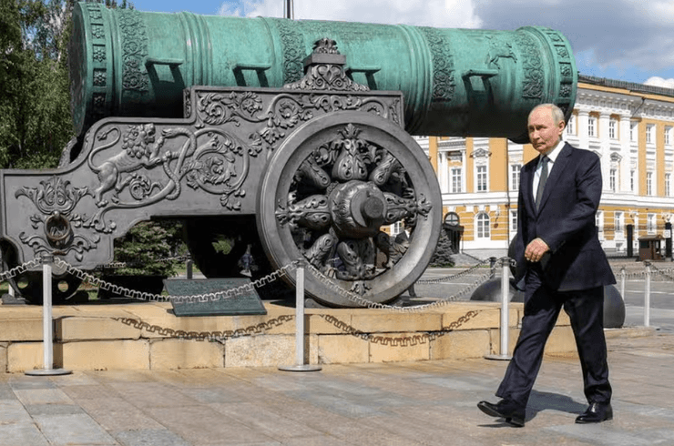 Царская пушка затмила Путина