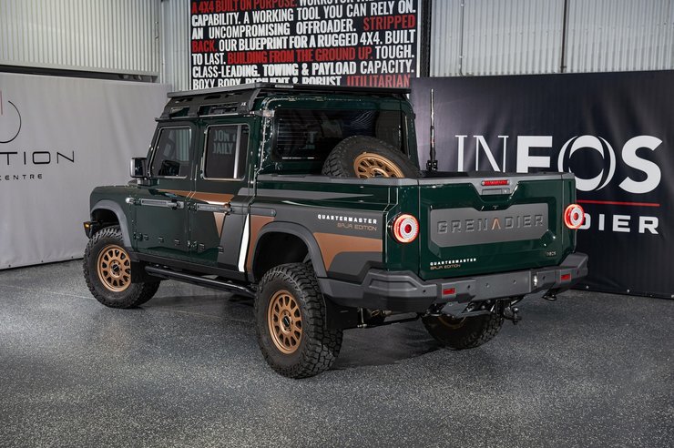 Инеос-гренадер, новый Инеос-гренадер, Инеос-гренадерский квартирмейстер