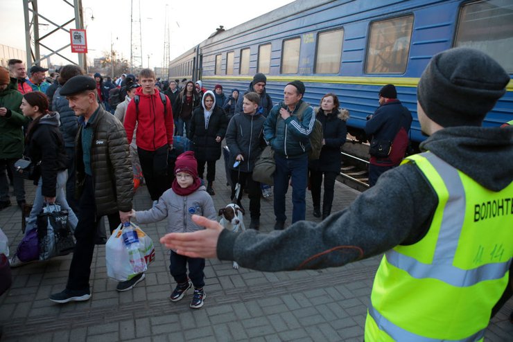 кркматорск, вокзал в Краматорске, эвакуация, поезд на Львов