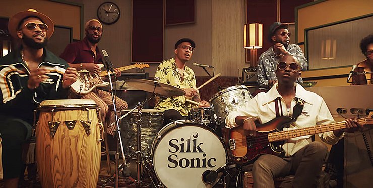 Bruno Mars, Anderson Paak, Leave the Door Open, кадр з відео