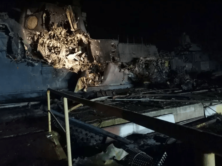 корабль, корвет Аскольд, поврежденный российский корабль