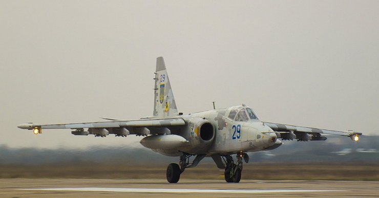 украинский штурмовик су-25