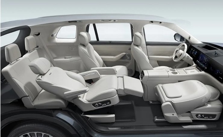 Салон Huawei Aito M8