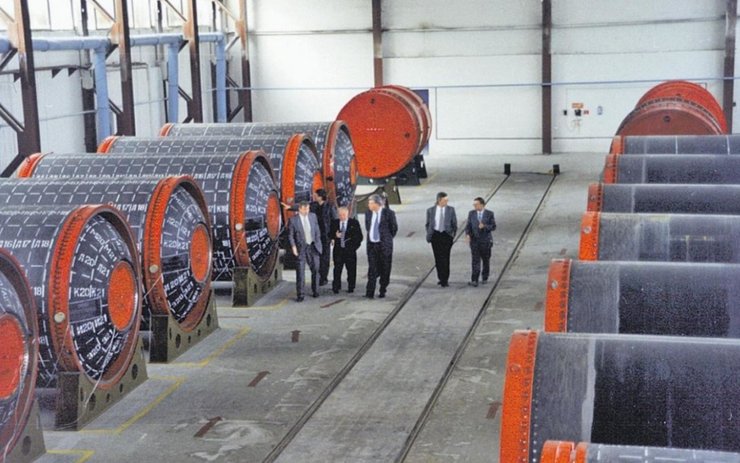 Фото з цеху Павлоградського хімзаводу