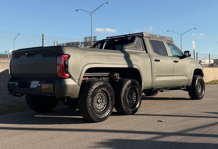 Toyota Tundra 6X6