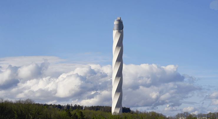Хмарочос у лісі, вежа в лісі, незвичайна будівля, будівля посеред лісу, вежа посеред лісу, випробування ліфтів, TK Elevator Testturm
