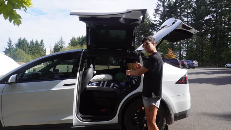Tesla Model X дом на колесах