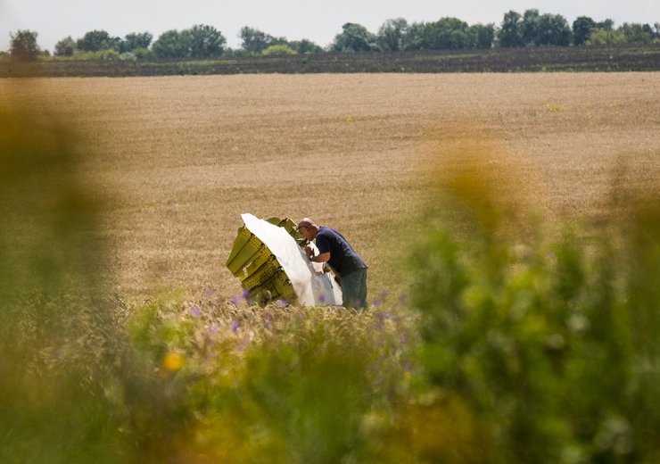 место крушение, обломок MH17, малазийский боинг, донбасс, фото