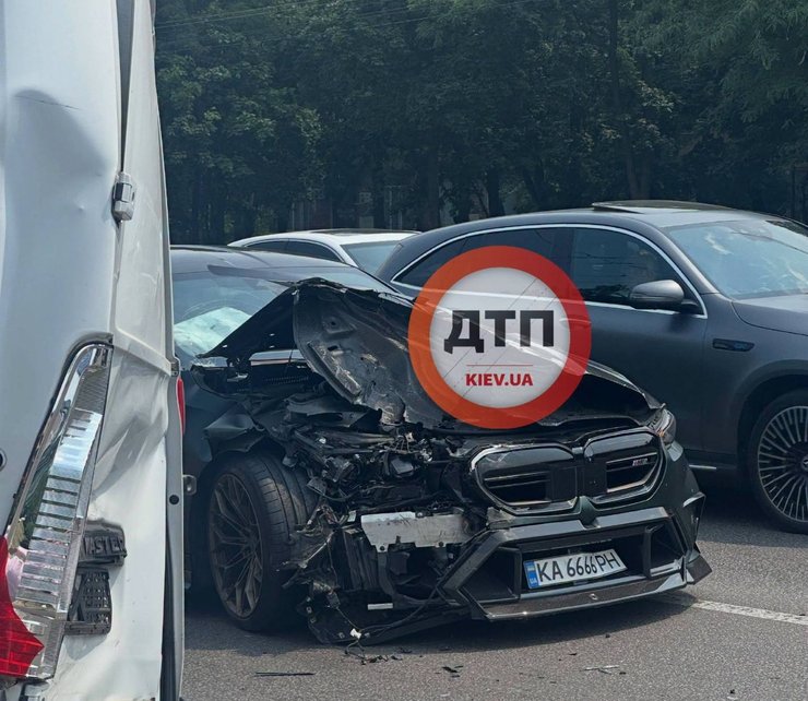 ДТП с участием BMW M5 ДТП с участием BMW в Киеве