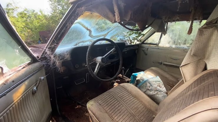 Брошенный Pontiac GTO