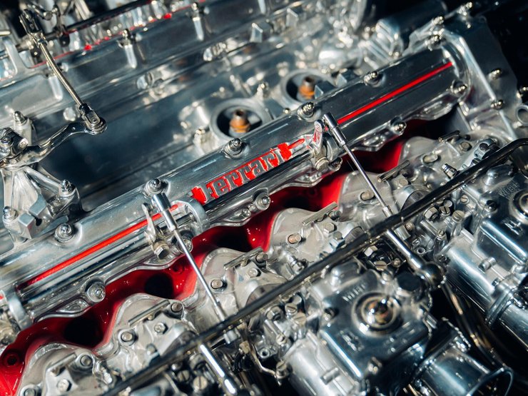 стіл ферарі, двигун ферарі, Ferrari V12, двигун Ferrari, меблі Ferrari, двигун Ferrari V12