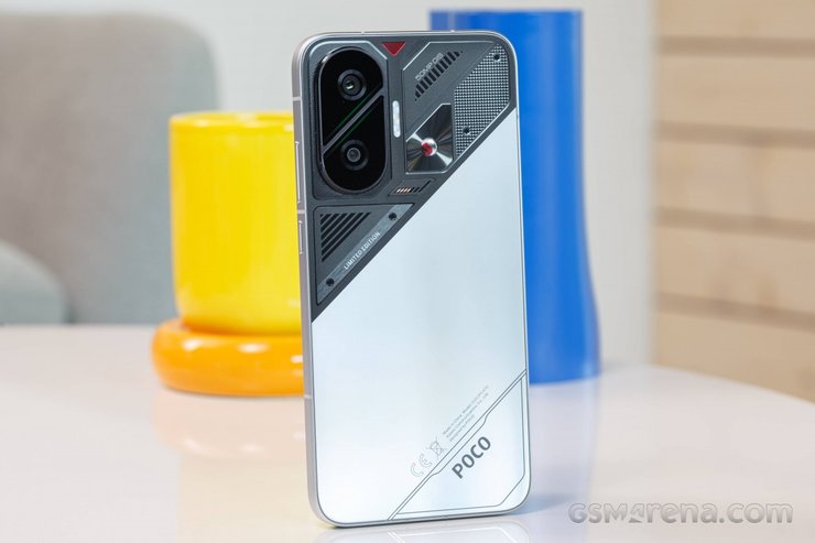 poco f7 смартфон