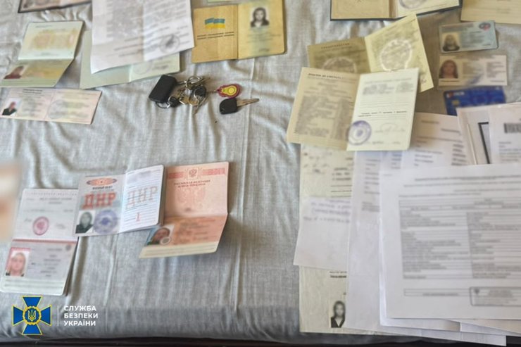 Жінка з Донецька служила на боці РФ жінці з донецька оголосили підозру в державній зраді